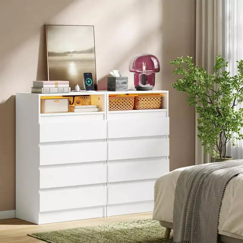 Commode 4 tiroirs avec station de charge et lumières LED, meuble de rangement pour chambre, salon, entrée, blanc