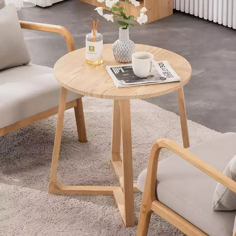 Table d'appoint ronde de 24 pouces de style Mid-Century avec pieds en V